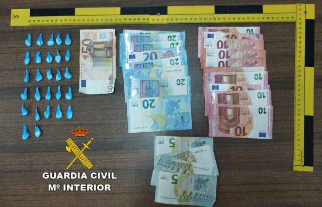 Sorprendido un vecino de Mos (Pontevedra) en un bar con 27 envoltorios de cocaína.