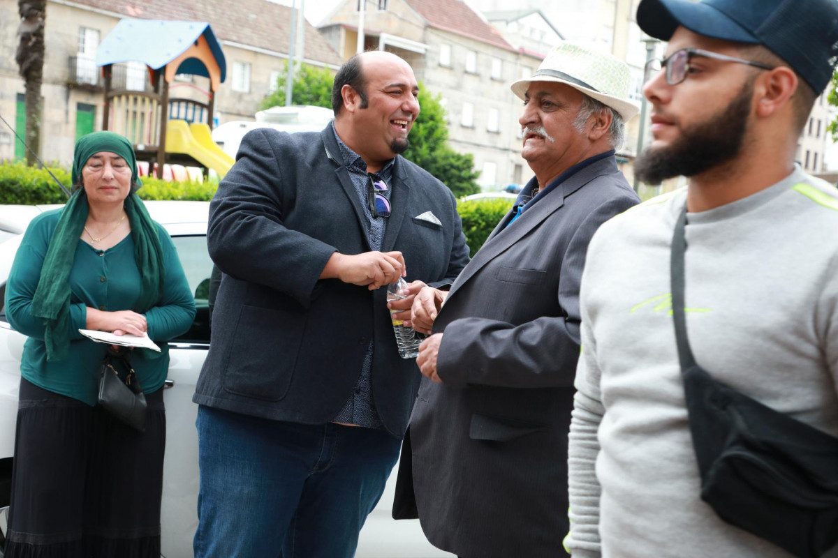 Sinaí Giménez, junto a su madre (con pañuelo verde)