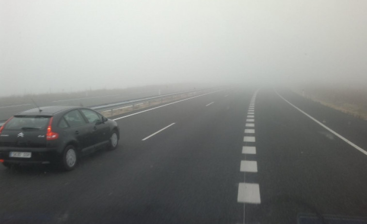 Reabren ao tráfico o tramo da autovía A-8 cortado onte sábado pola néboa