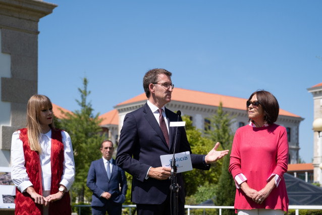 El titular del Goberno galLego, Alberto Núñez Feijóo, durante el acto de presentación de la rehabilitación exterior del complejo de San Caetano