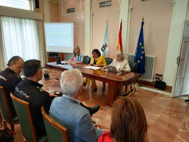 Presentación de un estudio sobre violencia de género en la Subdelegación del Gobierno en Pontevedra.