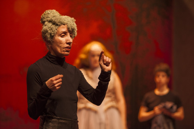 Representación del espectáculo 'Neorretranca e posmorriña'