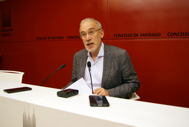 El concejal y portavoz del gobierno local de Santiago, Gumersindo Guinastre