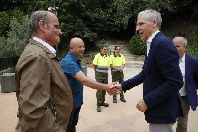 El conselleiro de Economía, Emprego e Industria, Francisco Conde, visita el Centro Especial de Empleo Juan XXIII.