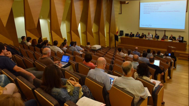 El claustro de la universidad se ha celebrado este miércoles en Vigo