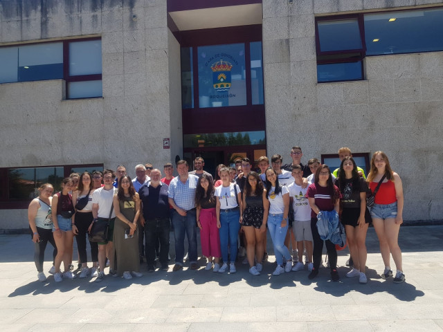 Boqueixón acoge un intercambio juvenil de chicos y chicas italianos para dar a conocer la música tradicional gallega