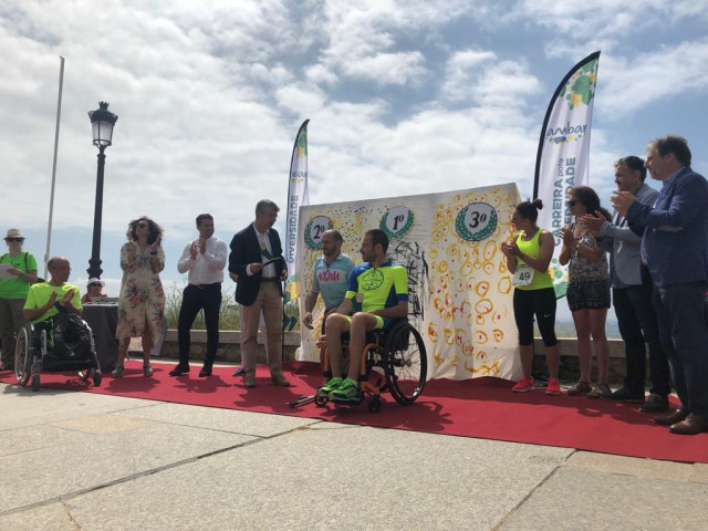 El director xeral de Maiores, Ildefonso de la Campa, en la entrega de premios.