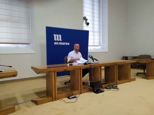 El  portavor parlamentario del Grupo Mixto, Luís Villares, en rueda de prensa en el Pazo do Hórreo