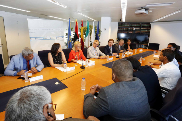 El director xeral de Relacións Exteriores e coa UE, Jesús Gamallo, la secretaria xeral de Mar, María Isabel Concheiro, y la delegada de la Xunta en Vigo, Corina Porro, durante la reunión