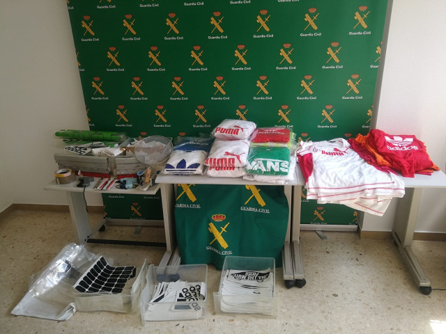 Algunas de las prendas incautadas