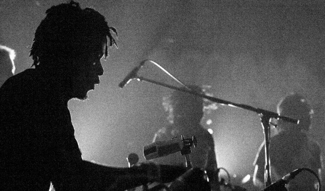 El artista ugandés Nihiloxica.