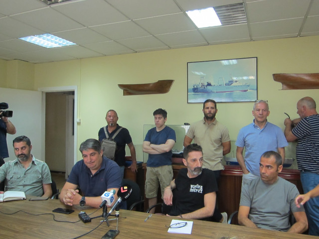 Los representantes de CCOO, UGT y CIG en el comité de empresa han comparecido junto al presidente del mismo en rueda de prensa