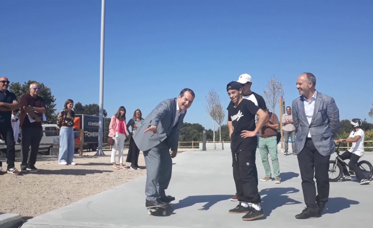 Vídeo: Abel Caballero también se atreve con el skate