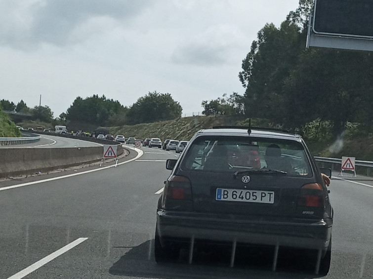 Controles del cuerpo especial de la Guardia Civil en la AP-9
