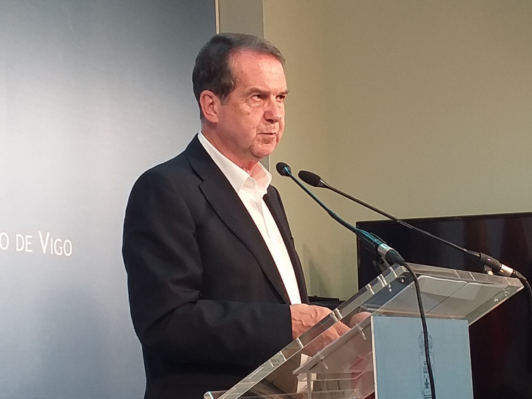 ​Abel Caballero planta cara a Feijóo: “Ni se te ocurra quitar dinero a los ayuntamientos”