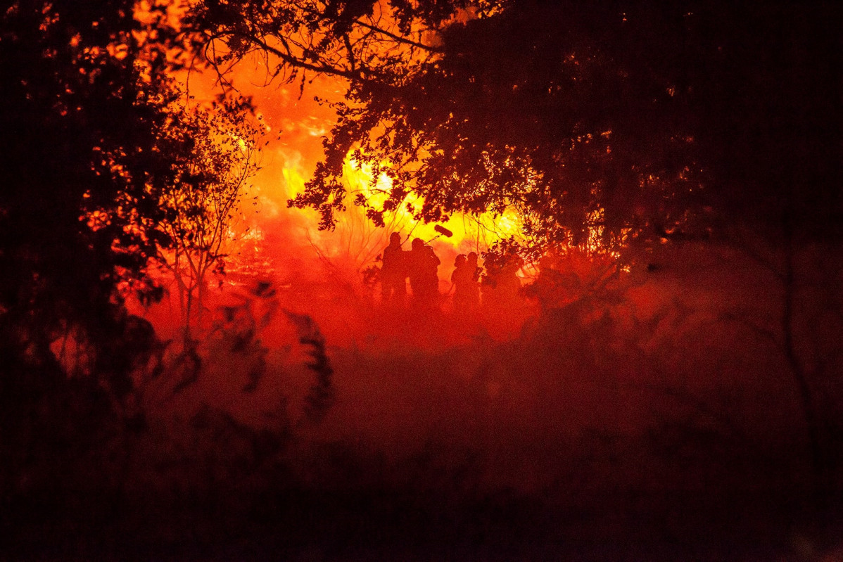 Oliver Laxe graba en un incendio para 'O que arde'