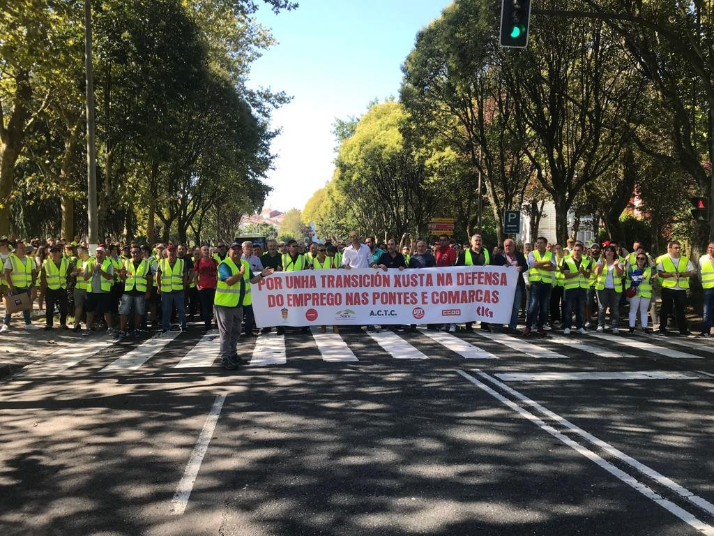 Manifestaciu00f3n en defensa de Endesa As Pontes en una foto de la CIG