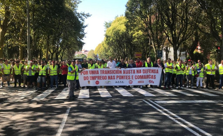 Los trabajadores de Endesa As Pontes se echan a la carretera en vísperas de una reunión clave