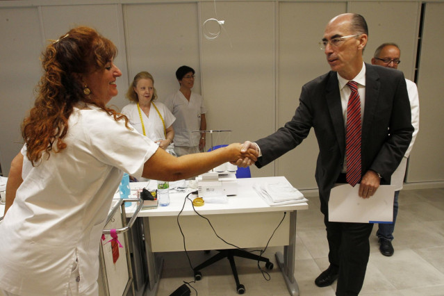 El conselleiro de Sanidade, Jesús Vázquez Almuiña, visita el Complejo Hospitalario de Ferrol.