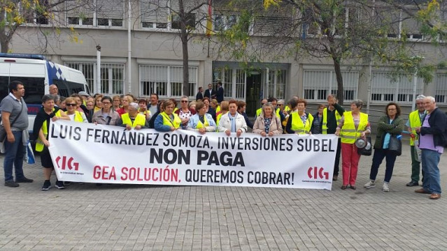 Protesta extrabajadoras y extrabajadores del Grupo GEA