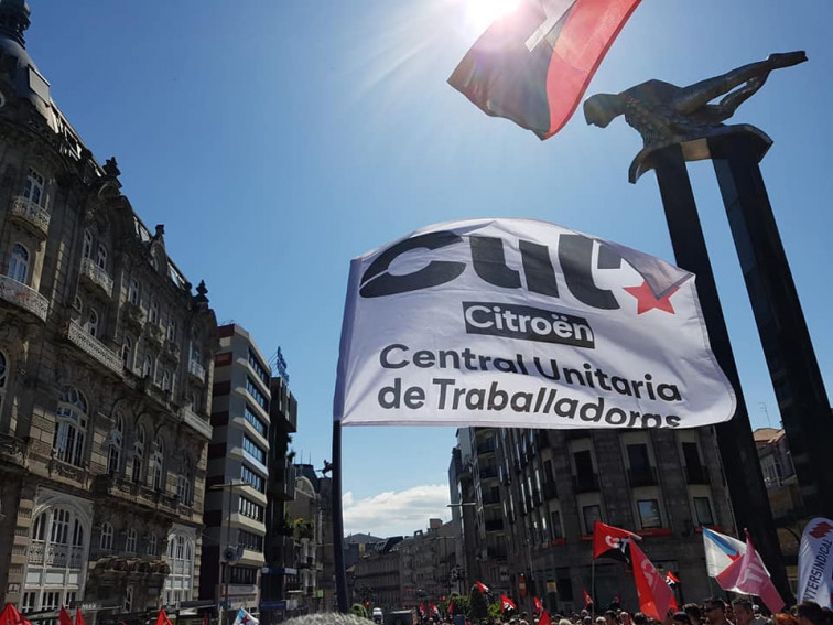 Victoria de una trabajadora eventual en su lucha contra Citroën PSA Vigo, que debe hacerla fija