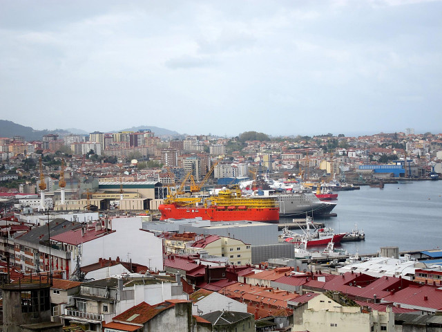 Vista Del Astillero Barreras En La Ría De Vigo