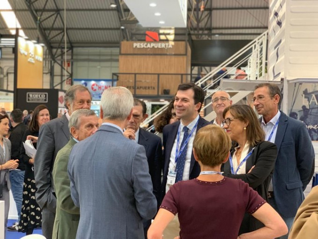 El secretario general del PSdeG, Gonzalo Caballero, en su visita a Conxemar, en Vigo