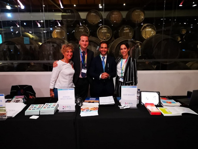 Profesionales participantes en jornadas para dar a conocer la oferta turística de la Costa del Sol en Galicia y Portugal