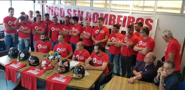 Rueda de prensa del comité de huelga de bomberos de Vigo