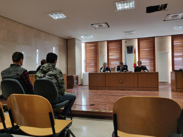 Juicio contra dos hombres acusados de once robos con fuerza en Pontevedra y Ourense