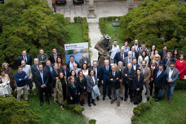 Inauguración de la muestra 'Química para un mundo mellor' en Santiago