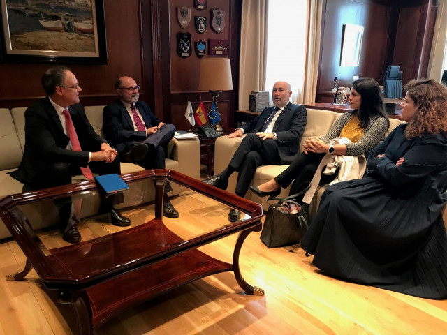 Reunión del delegado del Gobierno; Javier Losada, con representantes de Tragsa