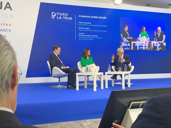 Rajoy defiende la gran coalición y un 