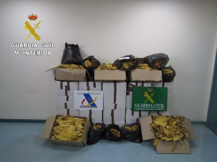Cerca de 115 kilos de hojas de tabaco de contrabando incautados en A Coruña