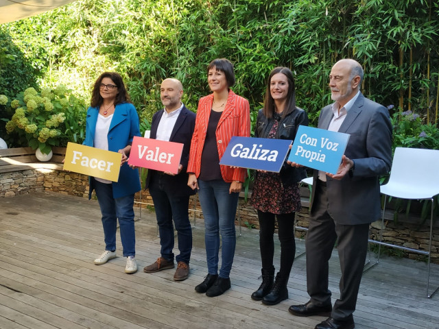 De izquiera a derecha: Carme da Silva, Néstor Rego, Ana Pontón, Olalla Rodil y Francisco García en acto de presentación de candidaturas del BNG