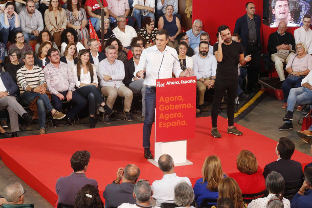 El presidente del Gobierno en funciones, Pedro Sánchez, en un mitin del PSOE en Vigo a 5 de octubre de 2019