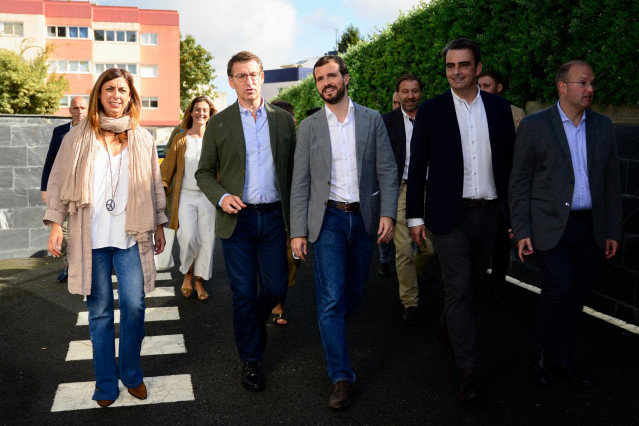 El presidente de la Xunta de Galicia, Alberto Núñez Feijóo, y el presidente del PP, Pablo Casado, asisten a un acto del PPdeG, en Oleiros (A Coruña/Galicia/España) a 6 de octubre de 2019.