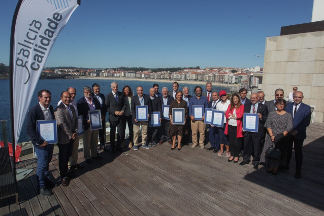 El conselleiro de Economía, Emprego e Industria, Francisco Conde, en la entrega del sello 'Galicia Calidade' a 13 clubs náuticos gallegos.