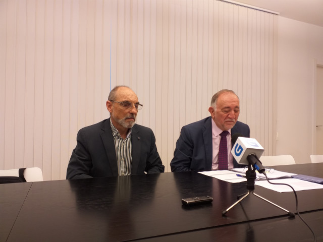 Rueda de prensa en la sede en Santiago del Colegio de Médicos de A Coruña para presentar un curso de formación de tutores MIR.