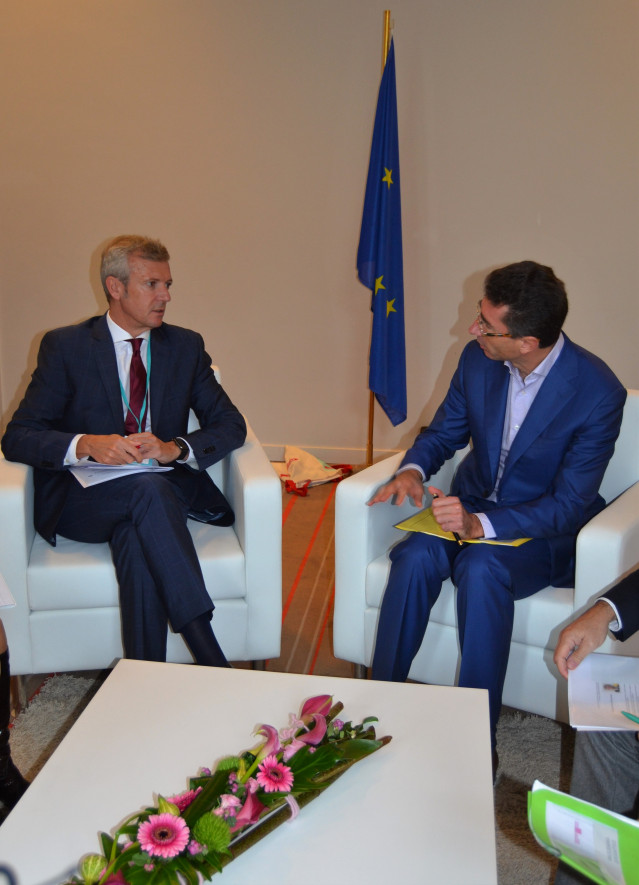 El vicepresidente de la Xunta, Alfonso Rueda, durante su reunión con el director general de Política Regional de la UE, Marc Lemaître