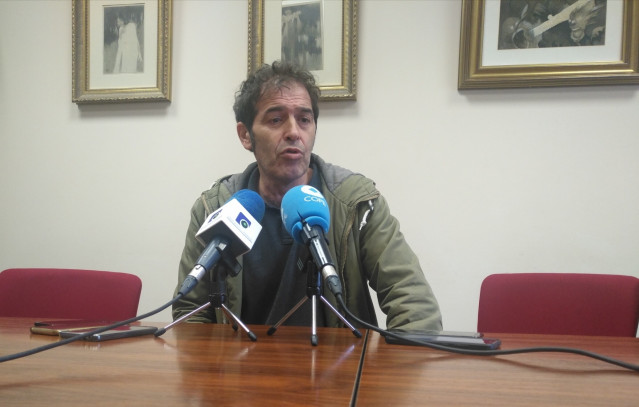 Rueda de prensa del edil de Ferrol en Común Suso Basterrechea.
