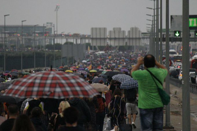 Manifestaciu00f3n tsunami democratic el martes por la mau00f1ana en una foto de canal de Telegram