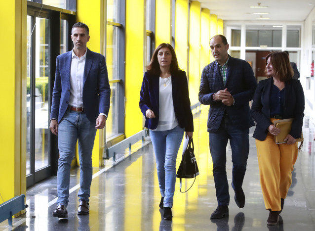 La conselleira de Medio Ambiente, Territorio e Vivenda, Ángeles Vázquez, llega al consejo rector del Instituto de Estudos do Territorio.