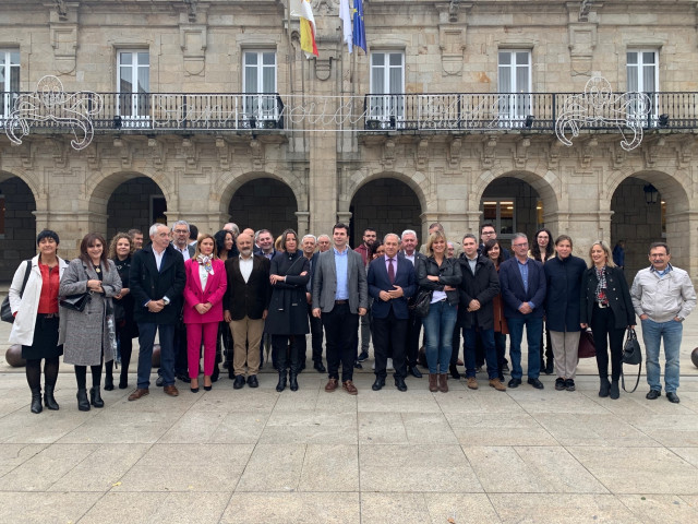 Gonzalo Caballero, acompañado de cargos socialistas en la provincia, presenta la candidatura del PSdeG al Congreso y Senado por Lugo