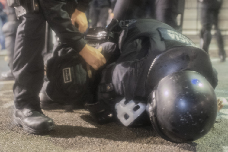 Siguen los incidentes con más de 50 detenidos en Cataluña y el Gobierno alerta de una 