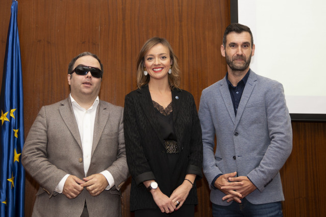 La conselleira de Política Social, Fabiola García,asiste a la presentación del congreso del Comité de Entidades de Representantes de Personas con Discapacidad (Cermi)