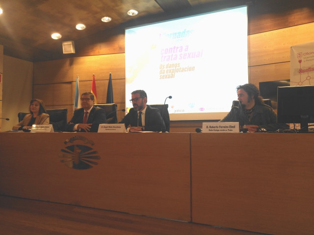 Inauguración oficial de unas jornadas sobre trata y explotación sexual en Ferrol.