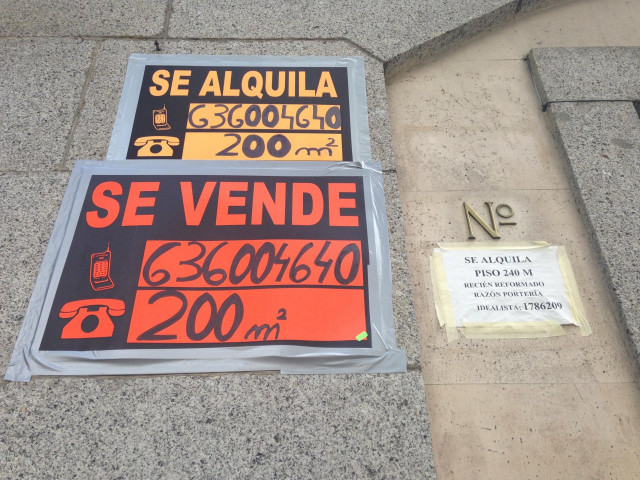 Carteles de alquiler de vivienda