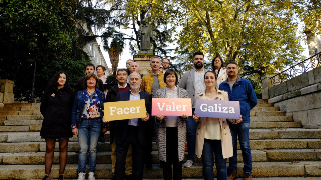 Ana Pontón con los integrantes de la candidatura del BNG a las elecciones generales por Ourense