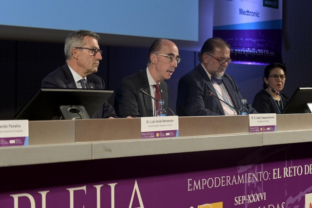 El conselleiro de Sanidade, Jesús Vázquez Almuiña, en unas jornadas nacionales de paraplejia